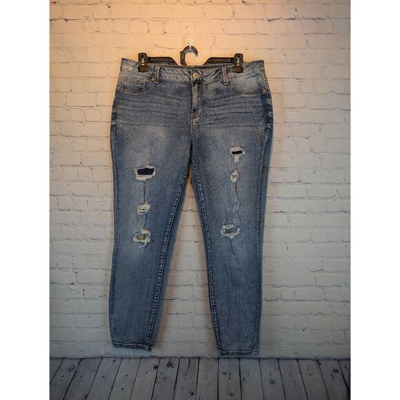 Maurices distressed jeggings size XL regular - Picture 1 of 3